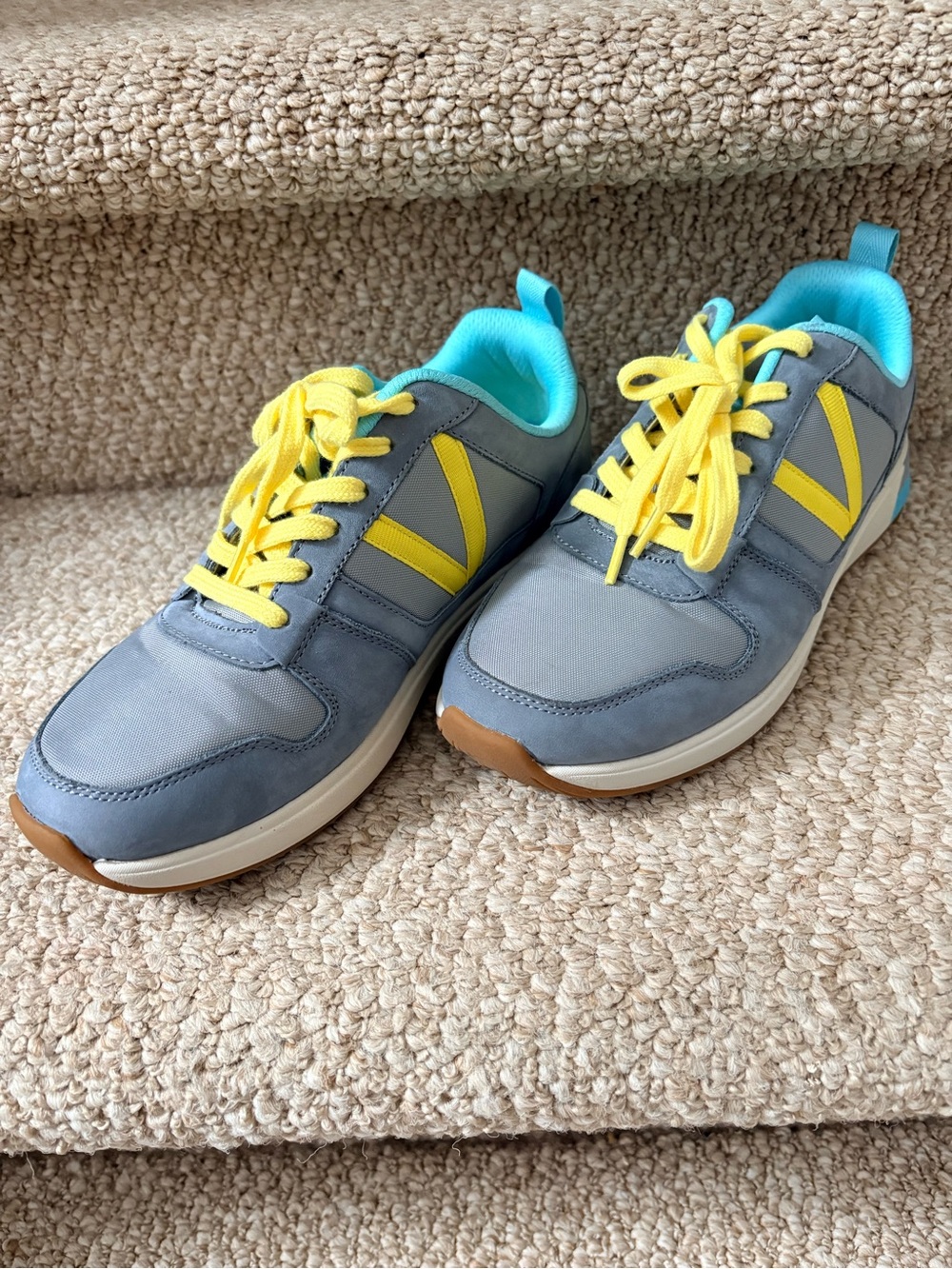 Vionic Women's Gray Sneakers with Yellow Accents and Aqua Lining